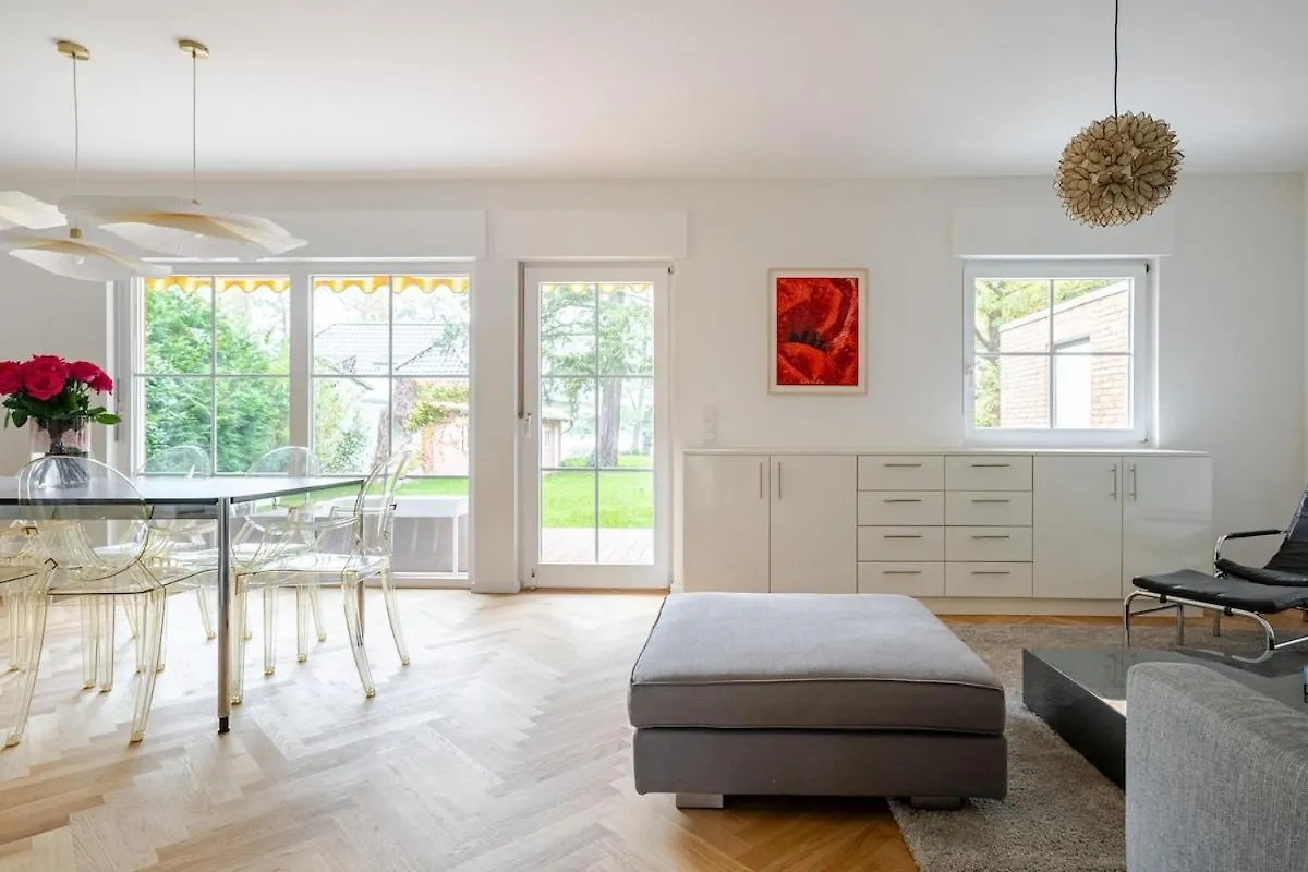 Idyllisches, Neu Renoviertes Haus Mit Steg Am See Berlin Tyskland