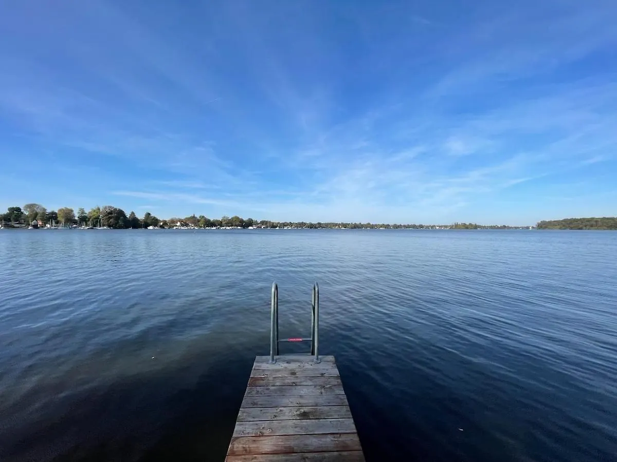 Idyllisches, Neu Renoviertes Haus Mit Steg Am See Berlin